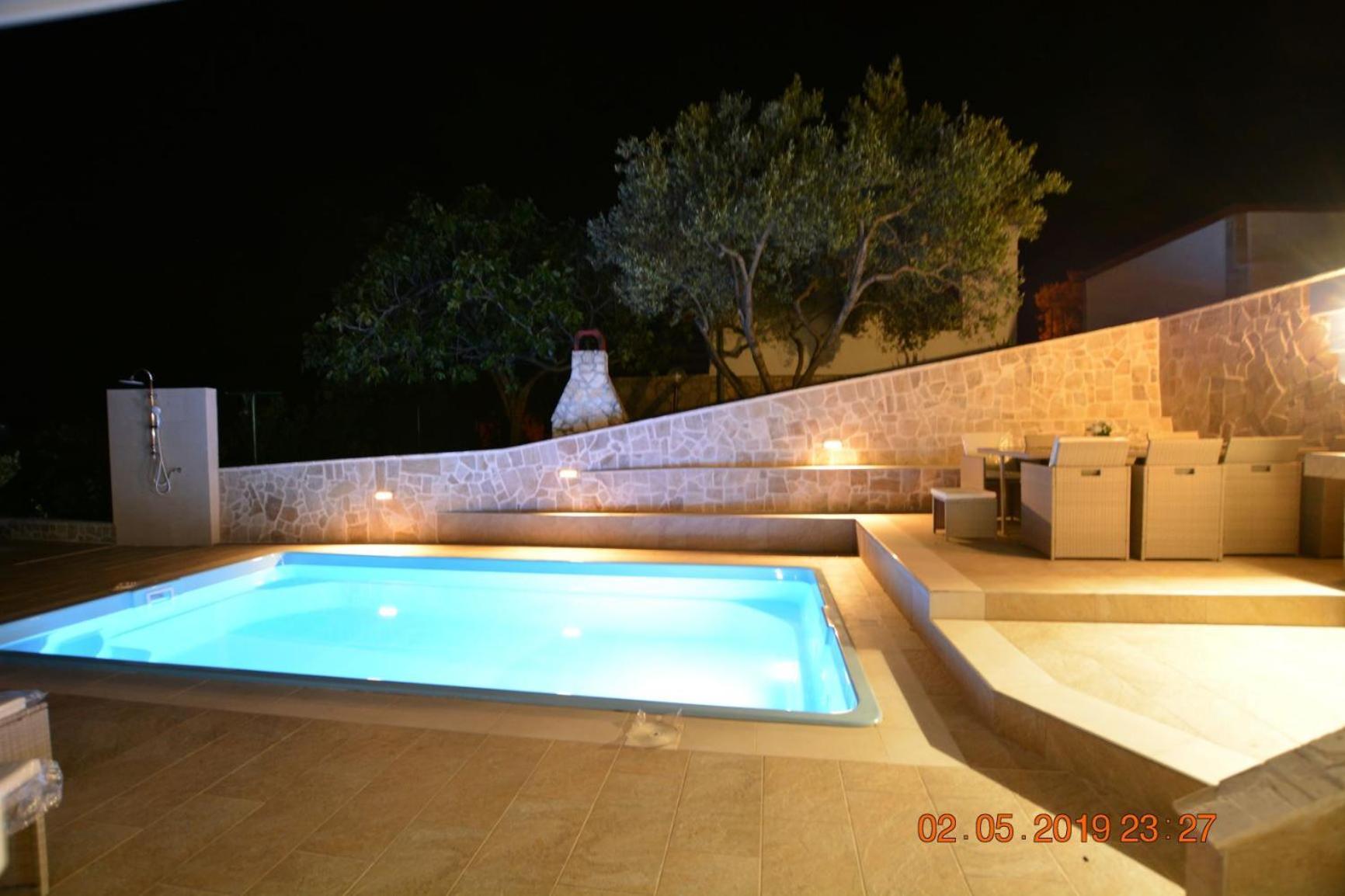 Sealodge - Luxe Villa, Private Pool, Mooring, Parking, Sea & Mountain View, At 150 M From Idyllic Private Beach Rogač 外观 照片