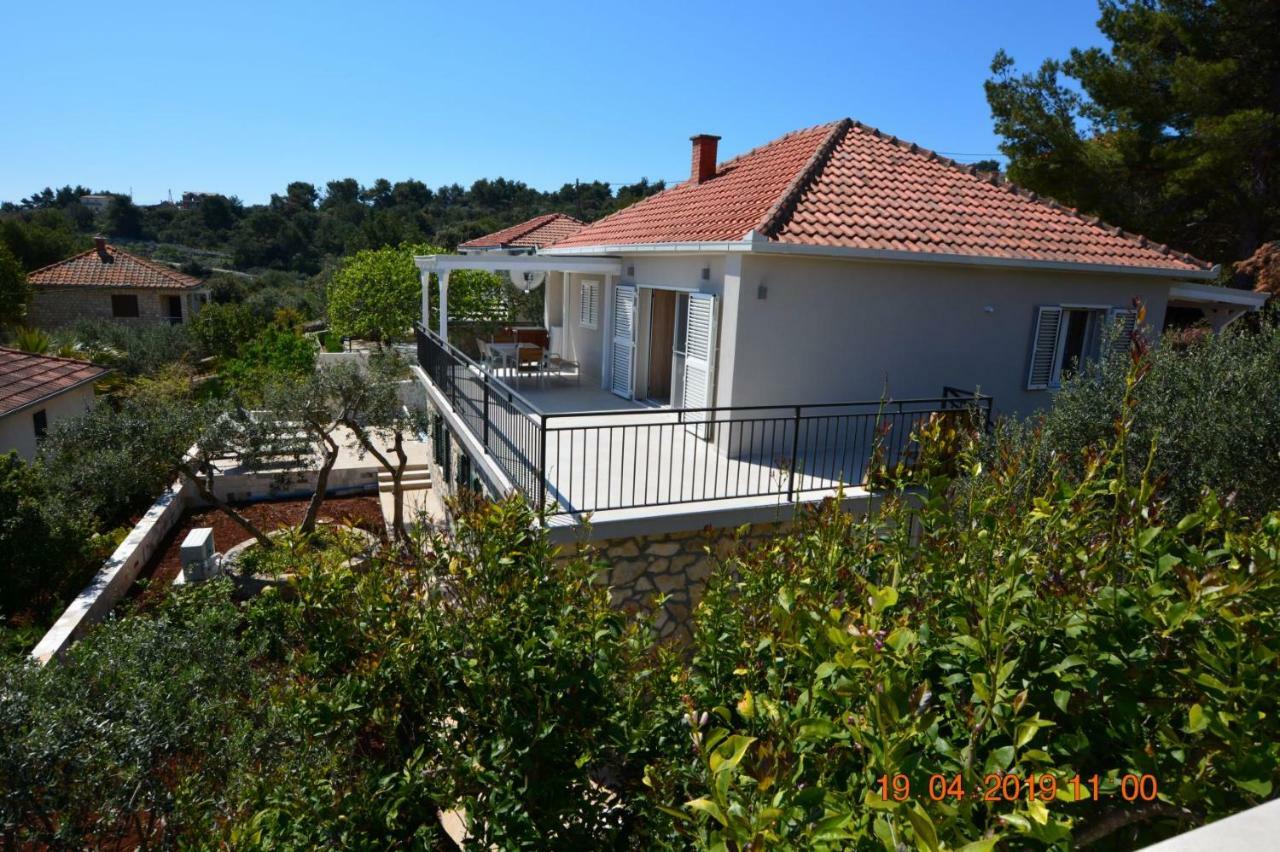 Sealodge - Luxe Villa, Private Pool, Mooring, Parking, Sea & Mountain View, At 150 M From Idyllic Private Beach Rogač 外观 照片
