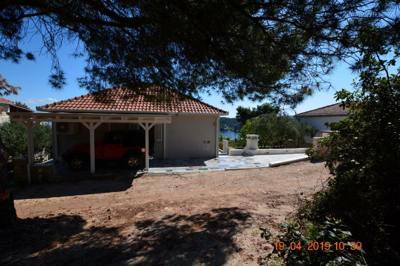 Sealodge - Luxe Villa, Private Pool, Mooring, Parking, Sea & Mountain View, At 150 M From Idyllic Private Beach Rogač 外观 照片