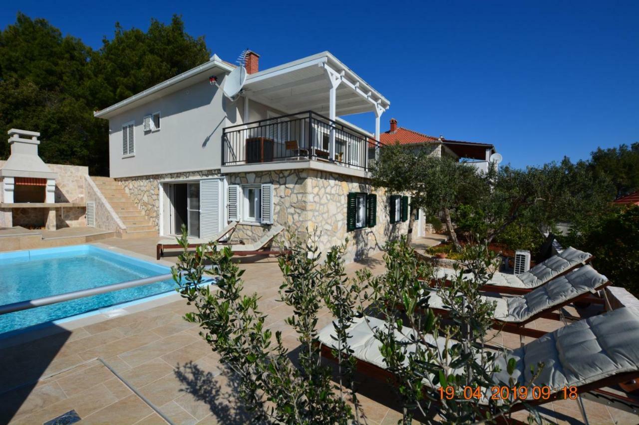 Sealodge - Luxe Villa, Private Pool, Mooring, Parking, Sea & Mountain View, At 150 M From Idyllic Private Beach Rogač 外观 照片