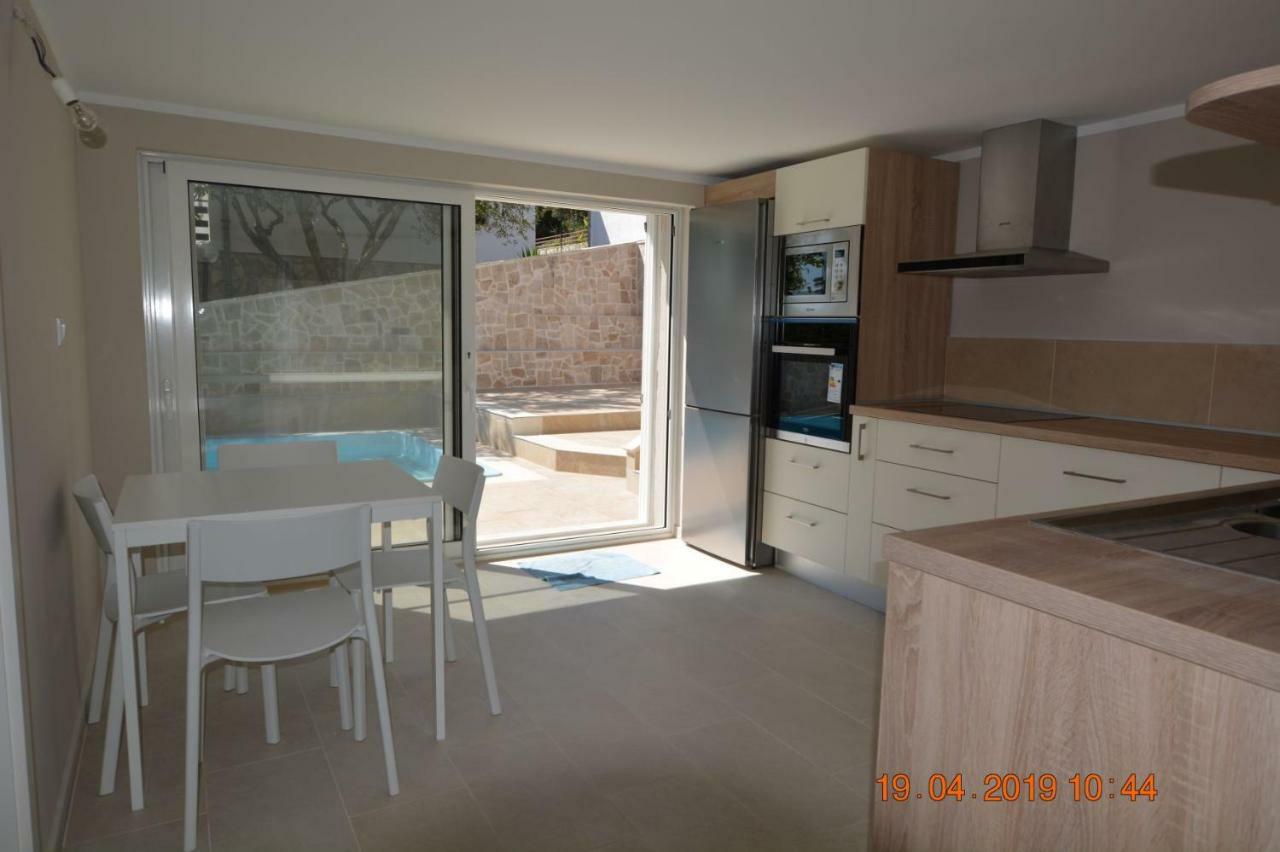 Sealodge - Luxe Villa, Private Pool, Mooring, Parking, Sea & Mountain View, At 150 M From Idyllic Private Beach Rogač 外观 照片