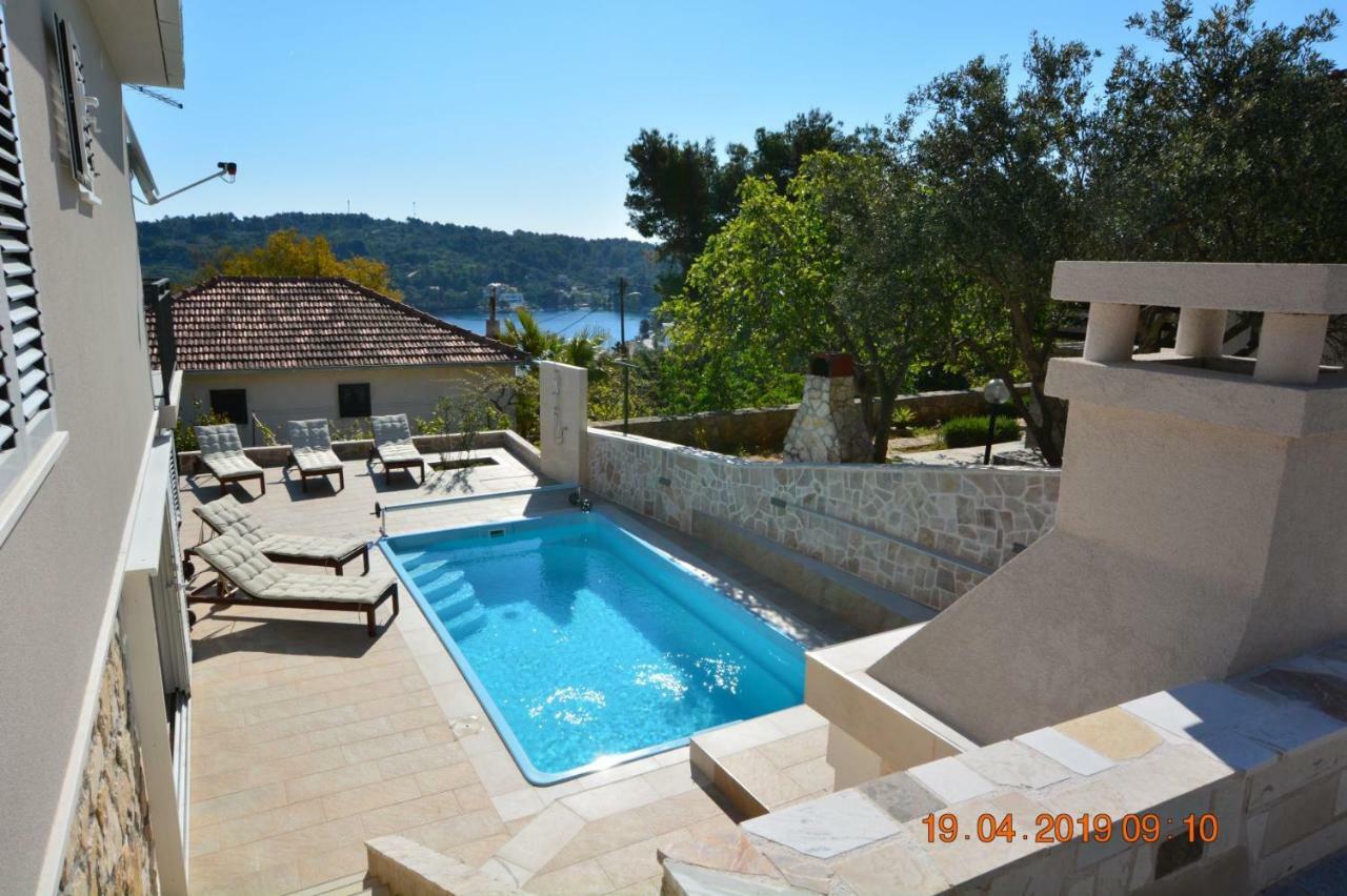 Sealodge - Luxe Villa, Private Pool, Mooring, Parking, Sea & Mountain View, At 150 M From Idyllic Private Beach Rogač 外观 照片